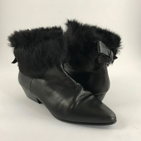 Fur-Lined Pointy Blk Leather Booties w/Bow at Back - Picture 1 of 8